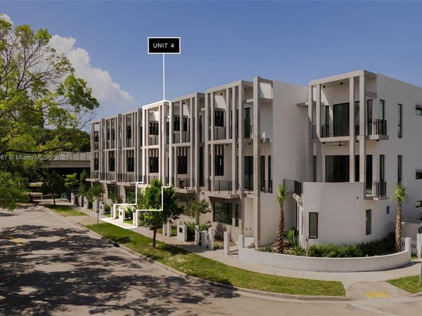 84 SW 28th Rd 4, Miami FL 33129