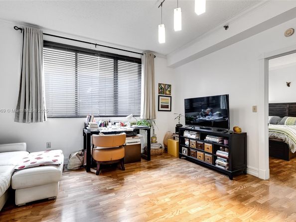540 Brickell Key Dr 210, Miami FL 33131
