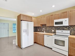 210 N 72nd Ave, Hollywood FL 33024