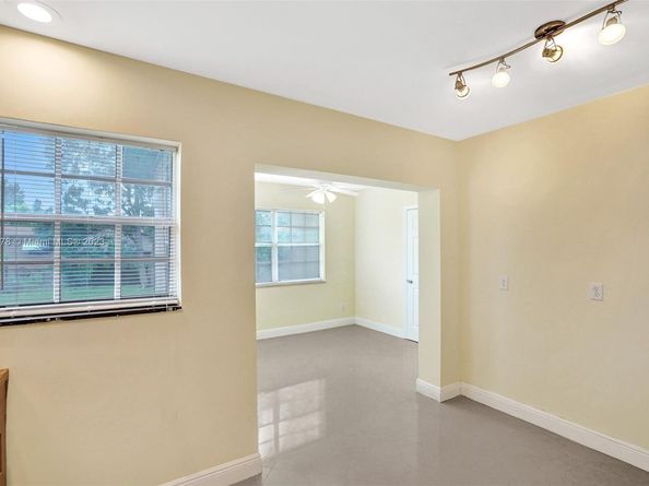 210 N 72nd Ave, Hollywood FL 33024