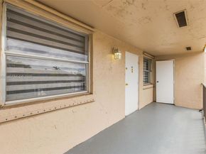 15685 SW 82nd Cir Ln 28, Miami FL 33193