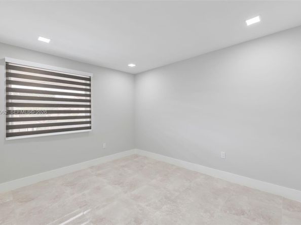 15685 SW 82nd Cir Ln 28, Miami FL 33193