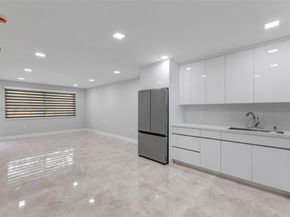 15685 SW 82nd Cir Ln 28, Miami FL 33193