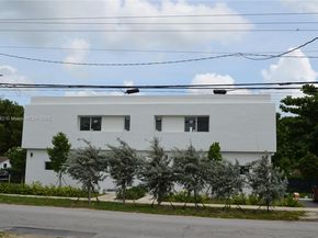 1998 NW 50th St, Miami FL 33142