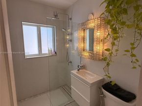 1785 Calais Dr 8, Miami Beach FL 33141