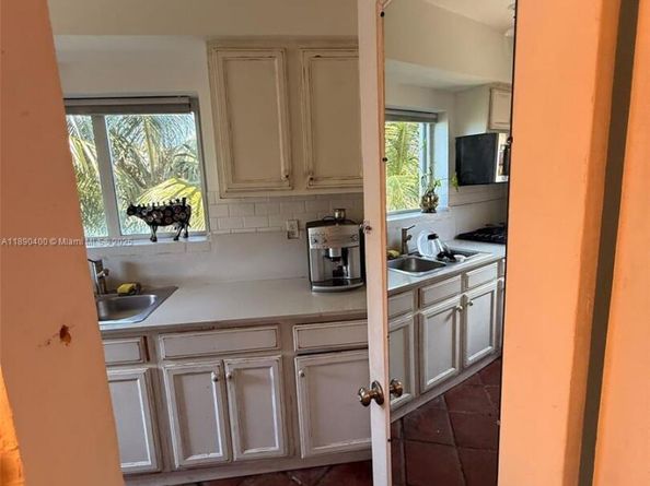 1785 Calais Dr 8, Miami Beach FL 33141