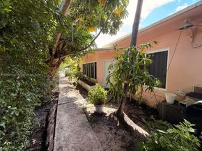 1785 Calais Dr 8, Miami Beach FL 33141
