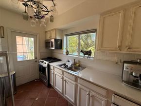 1785 Calais Dr 8, Miami Beach FL 33141