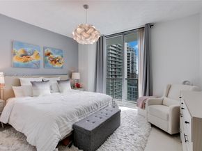 79 SW 12th St 2306S, Miami FL 33130