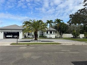 13707 NW 21st St, Pembroke Pines FL 33028