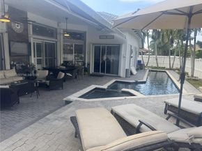 13707 NW 21st St, Pembroke Pines FL 33028