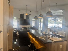 13707 NW 21st St, Pembroke Pines FL 33028
