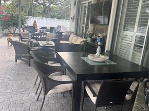 13707 NW 21st St, Pembroke Pines FL 33028