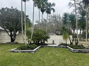 13707 NW 21st St, Pembroke Pines FL 33028