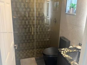 13707 NW 21st St, Pembroke Pines FL 33028