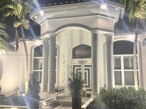 13707 NW 21st St, Pembroke Pines FL 33028