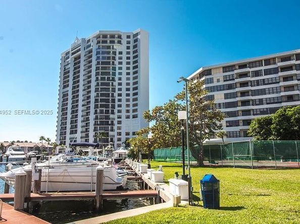 2500 Parkview Dr 1207, Hallandale Beach FL 33009