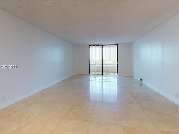 2500 Parkview Dr 1207, Hallandale Beach FL 33009