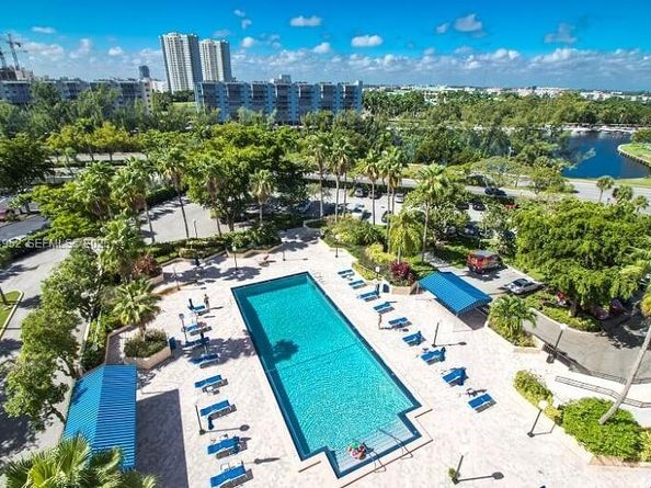 2500 Parkview Dr 1207, Hallandale Beach FL 33009