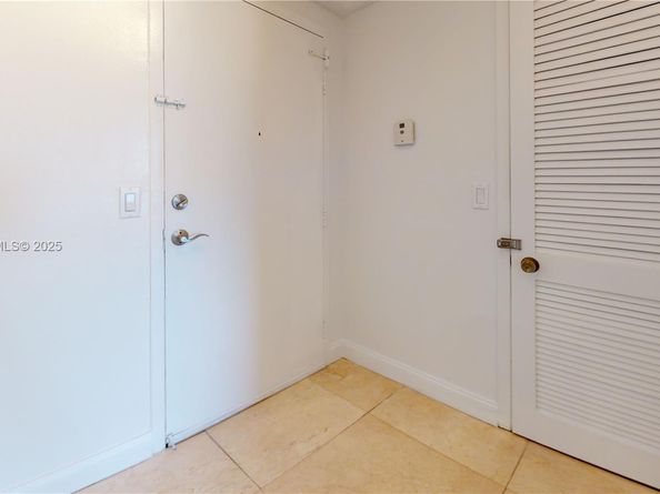 2500 Parkview Dr 1207, Hallandale Beach FL 33009