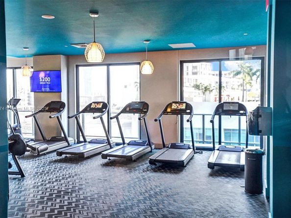 121 NE 34th St 1814, Miami FL 33137