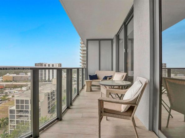 121 NE 34th St 1814, Miami FL 33137