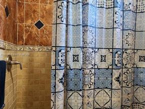 18959 NW 63rd Ct Cir, Hialeah FL 33015