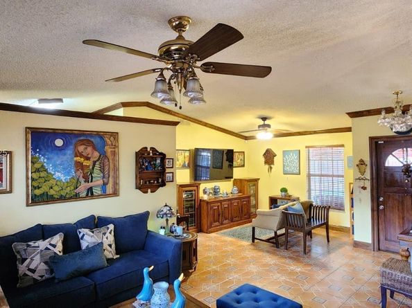 18959 NW 63rd Ct Cir, Hialeah FL 33015