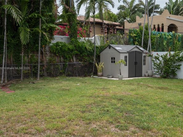 2354 Alton Rd, Miami Beach FL 33140
