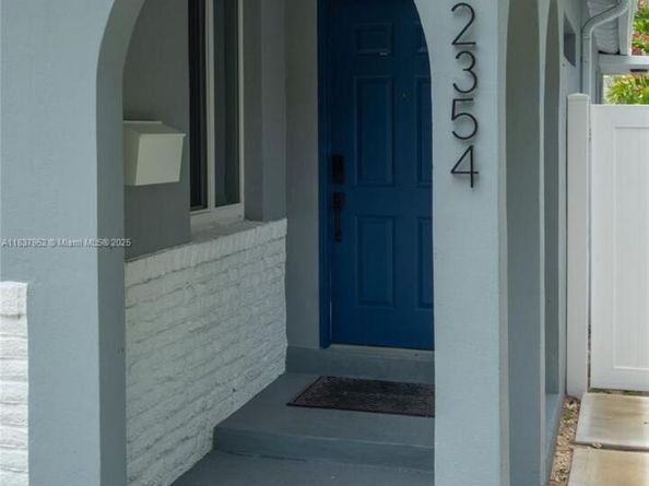 2354 Alton Rd, Miami Beach FL 33140