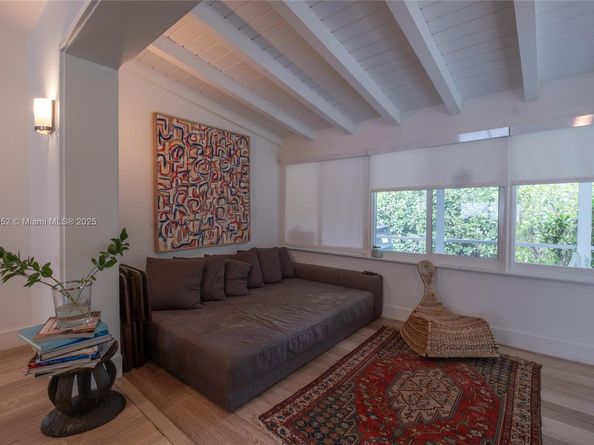 2354 Alton Rd, Miami Beach FL 33140