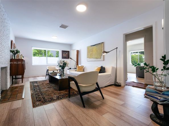 2354 Alton Rd, Miami Beach FL 33140