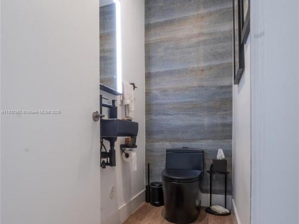 2354 Alton Rd, Miami Beach FL 33140