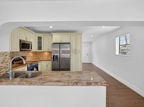 7721 NW 35th St, Davie FL 33024