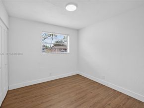 7721 NW 35th St, Davie FL 33024