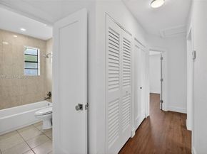 7721 NW 35th St, Davie FL 33024