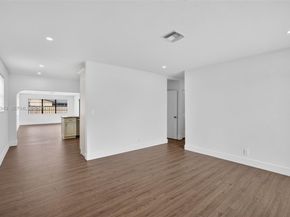 7721 NW 35th St, Davie FL 33024