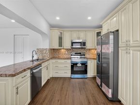 7721 NW 35th St, Davie FL 33024