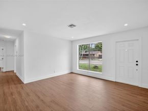 7721 NW 35th St, Davie FL 33024