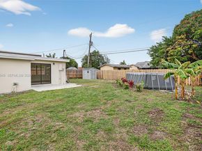 7721 NW 35th St, Davie FL 33024