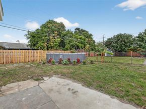 7721 NW 35th St, Davie FL 33024