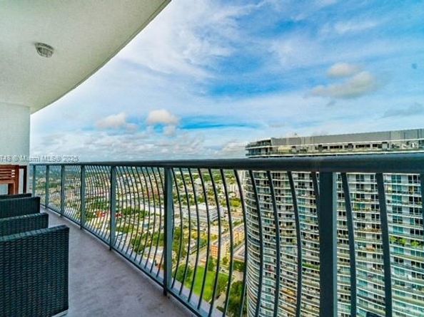 1750 N Bayshore Dr 5505, Miami FL 33132