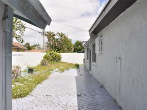 1301 W 61st Pl, Hialeah FL 33012