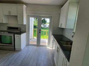 560 NW 53rd St, Miami FL 33127