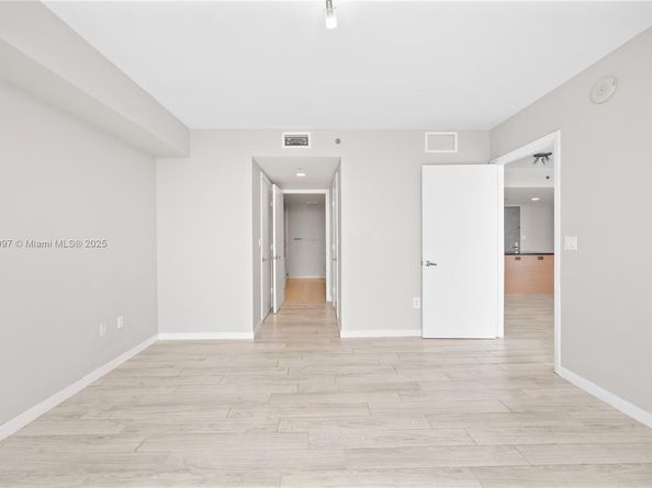 50 Biscayne Blvd 4706, Miami FL 33132
