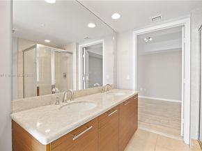 50 Biscayne Blvd 4706, Miami FL 33132
