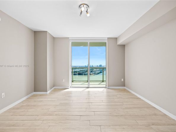 50 Biscayne Blvd 4706, Miami FL 33132