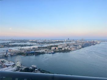 50 Biscayne Blvd
