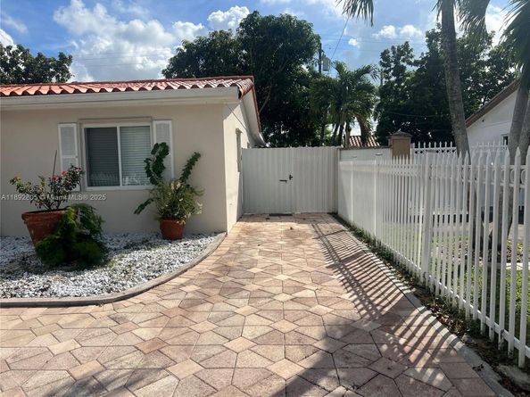 1311 SW 102nd Ct, Miami FL 33174