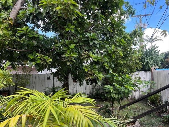 1311 SW 102nd Ct, Miami FL 33174